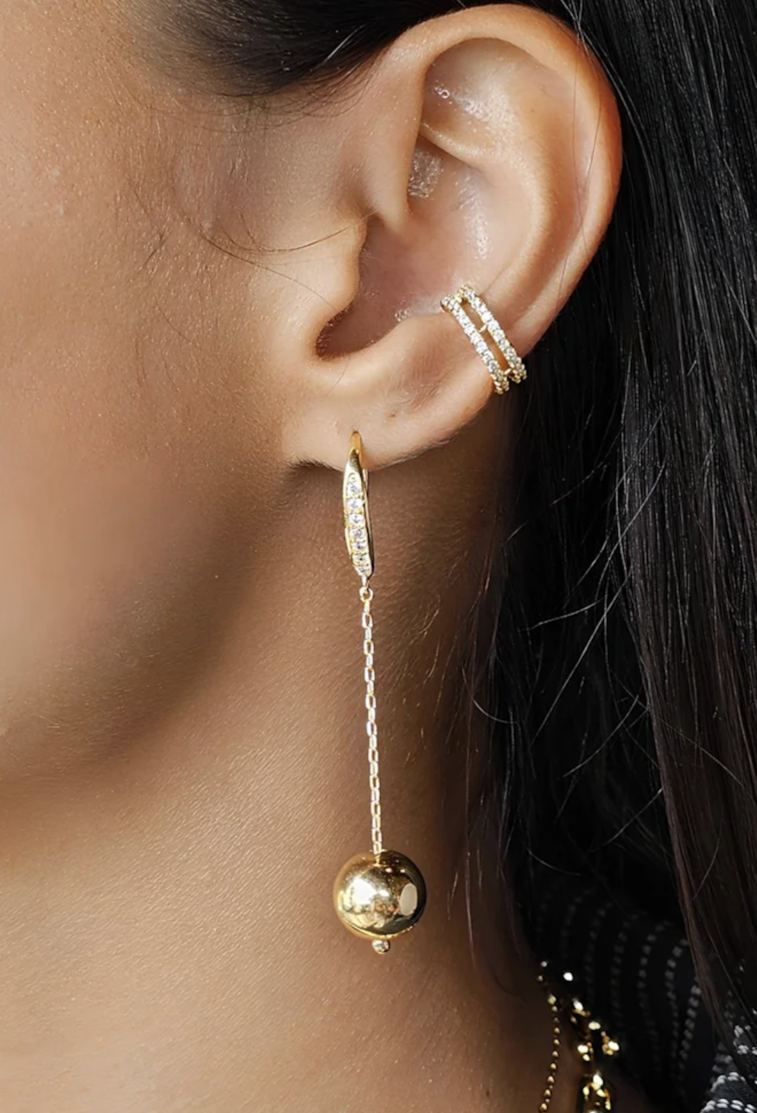Drop ball golden glow earrings - Image 2
