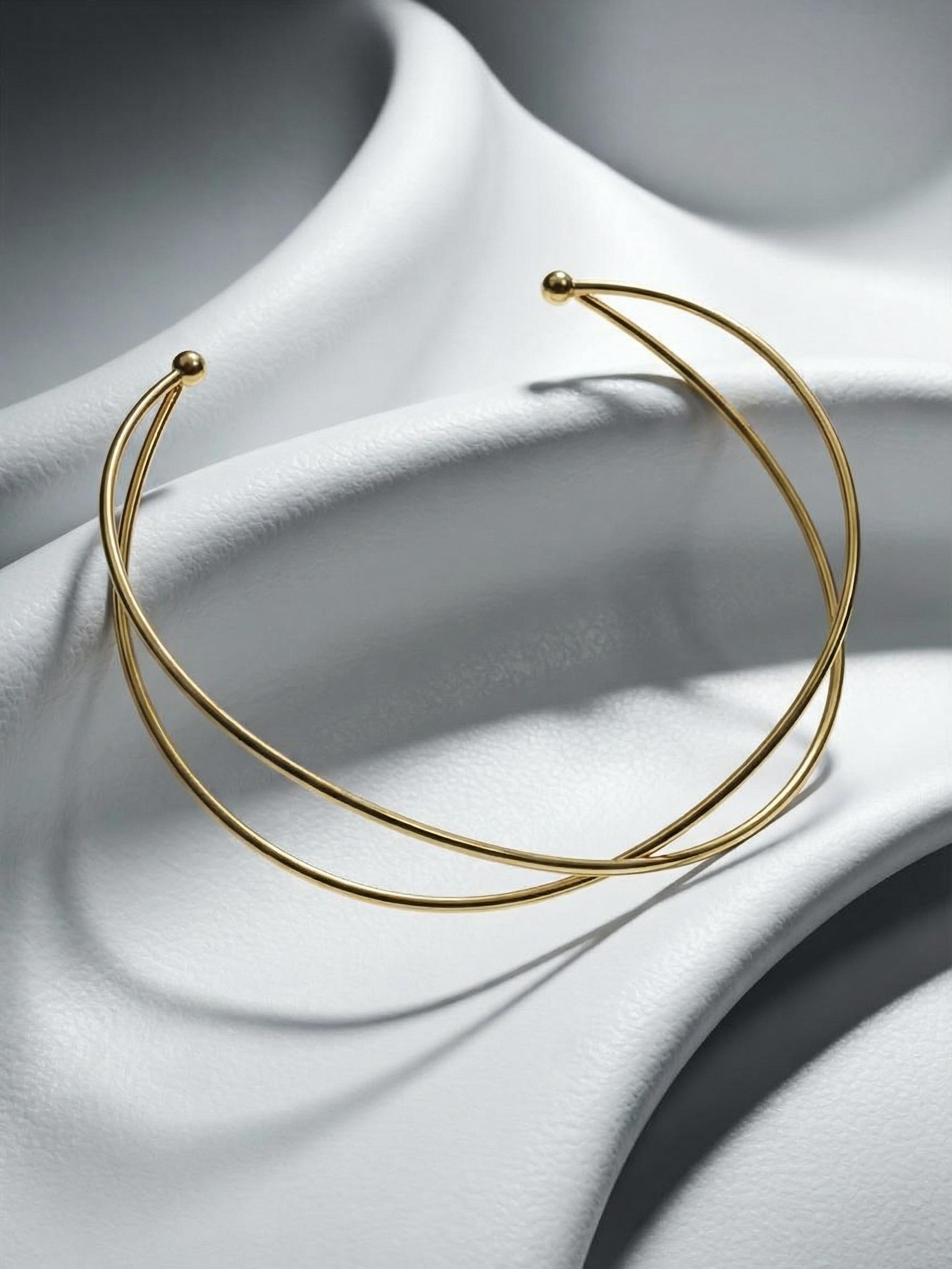 Arc golden glow necklace wp